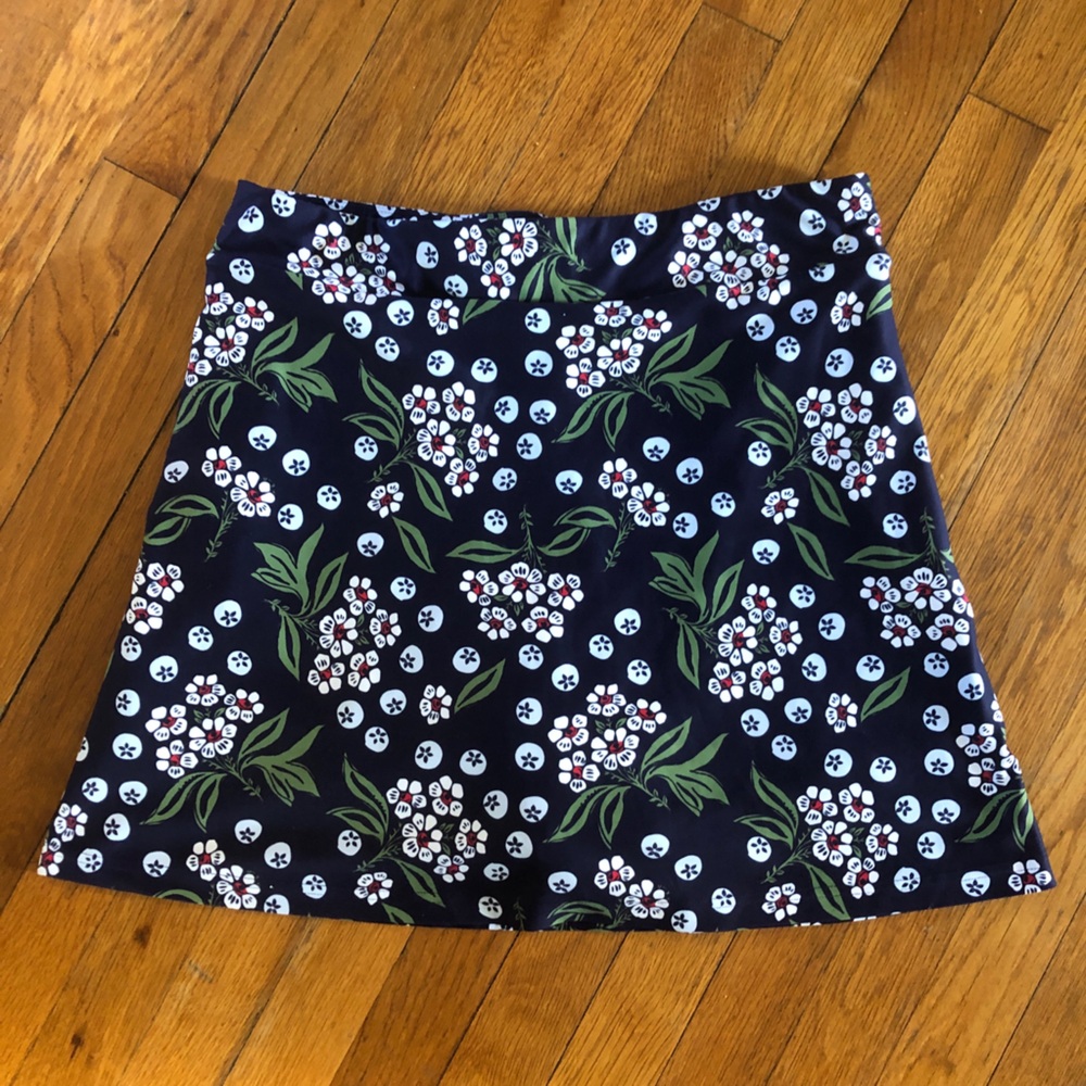 Smith & Quinn Floral Athletic Skort sz M -EUC